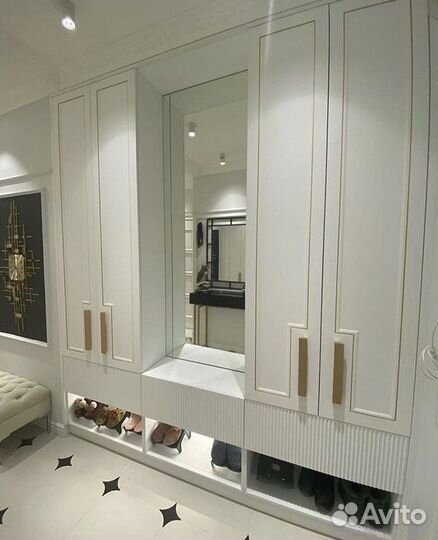 Шкаф распашной/ Прихожая