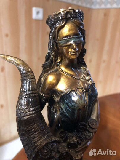 Статуэтка Фортуны