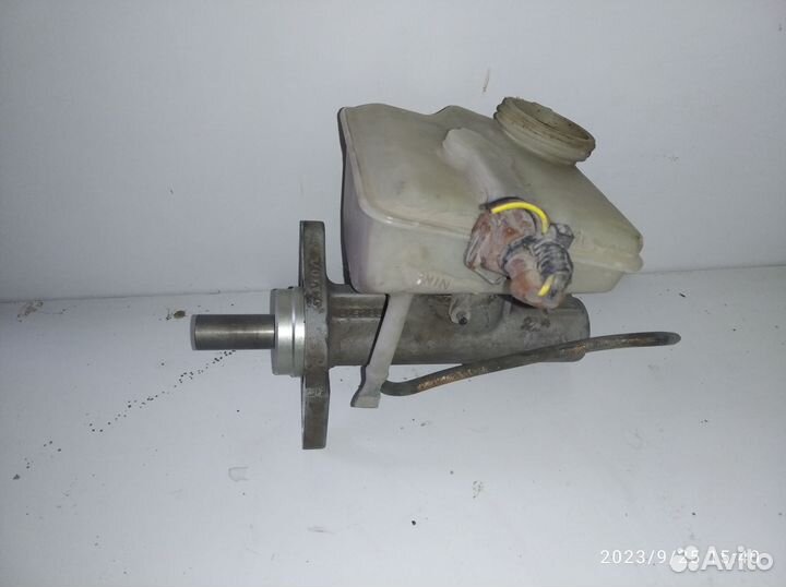 Главный тормозной цилиндр Вольво V70 XC70