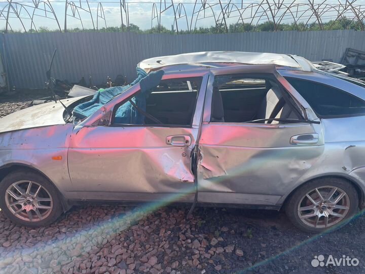 LADA Priora 1.6 МТ, 2011, битый, 180 000 км