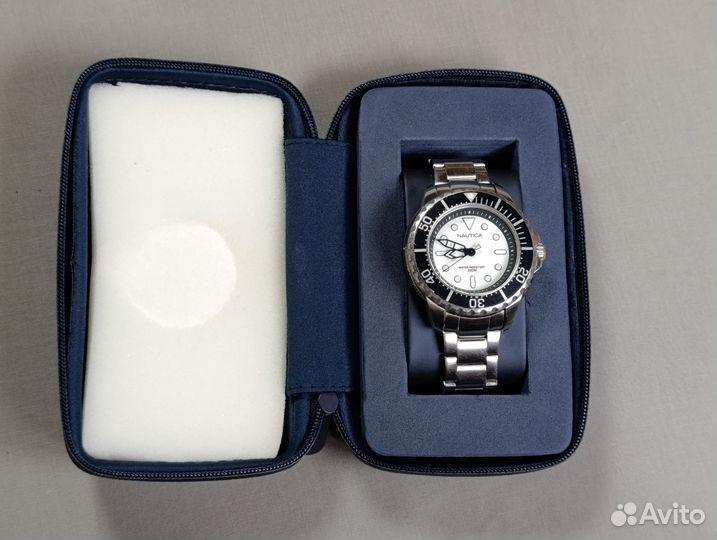 Мужские часы Nautica A19583G серебро