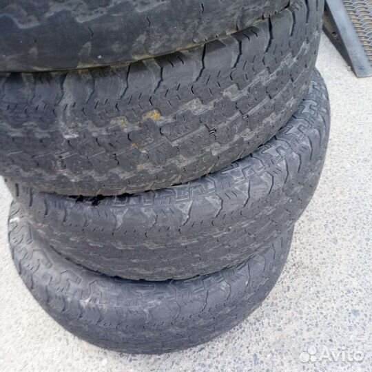 Kumho Road Venture AT51 235/65 R17