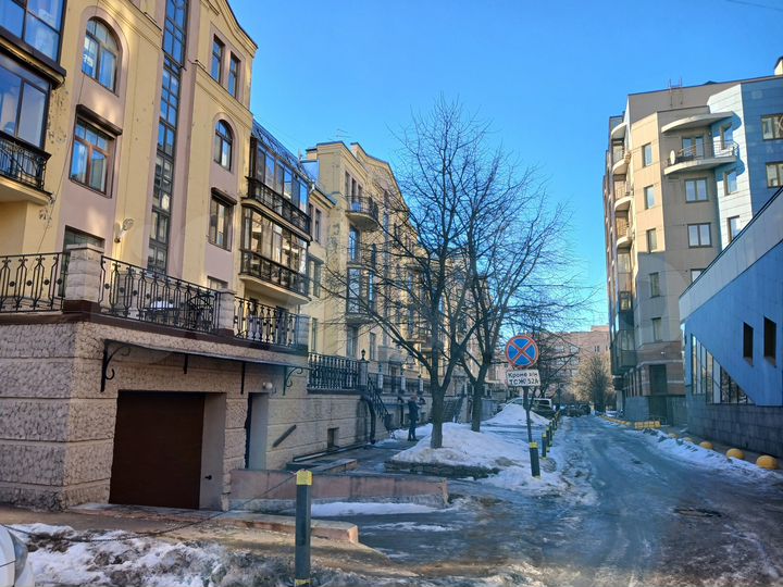 3-к. квартира, 103 м², 2/5 эт.