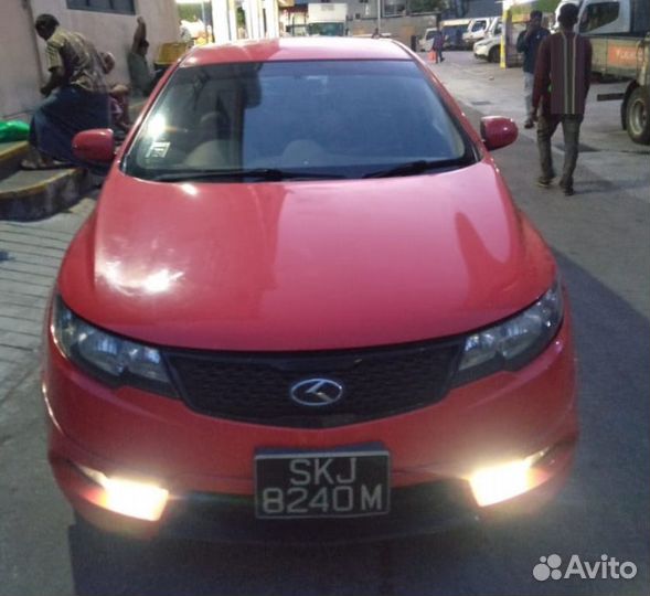 В разборе Kia Cerato (TD) 2012г. рестайлинг, хэтч