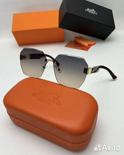 Солнцезащитные очки женские