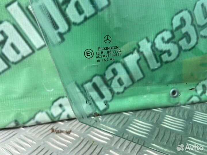 Стекло переднее правое Mercedes-Benz C-Class W203