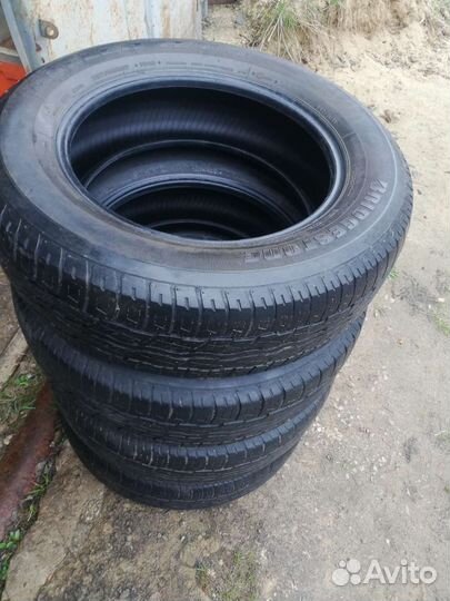 Bridgestone Dueler H/T 687 225/65 R17