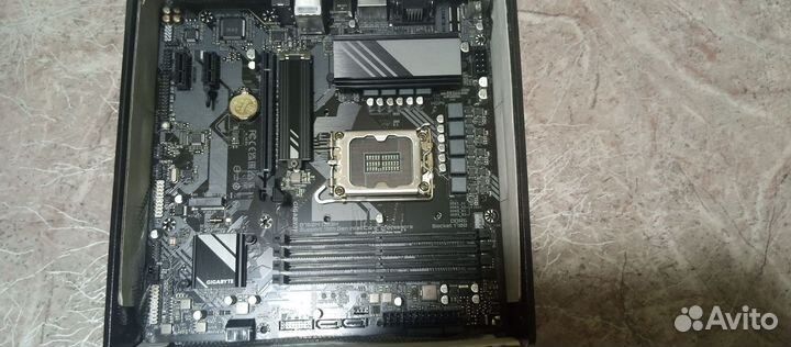 Материнская плата