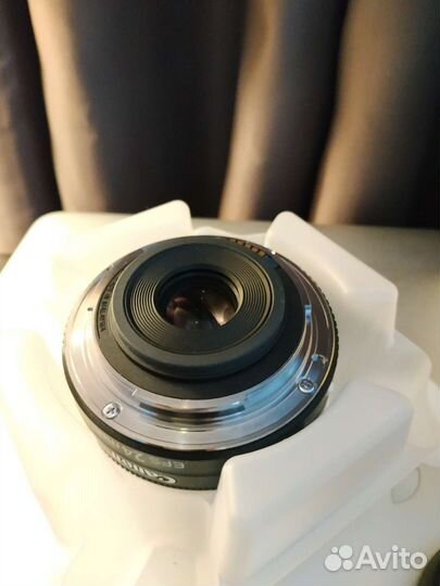 Объектив Canon EF-S 24mm f/2.8 STM