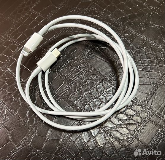 Кабель Apple USB-C to Lightning