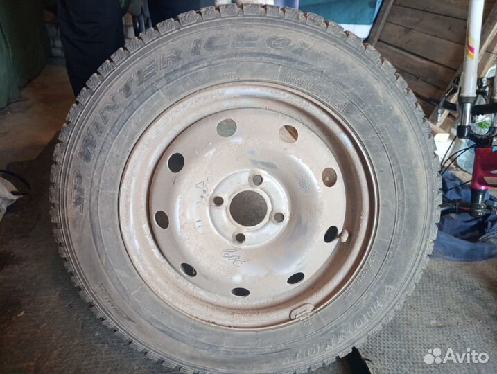 Продам колёса Dunlop winter ice 01 185/70 r14
