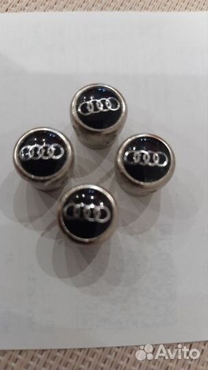 Комплект колпачков на нипели Ауди Q7 4М 80A071215