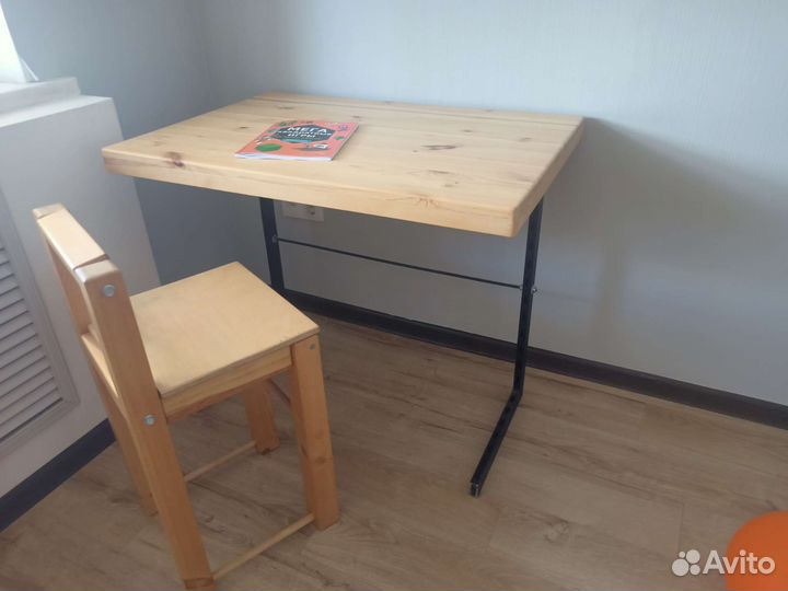 Стол из массива и стульчик для ребенка