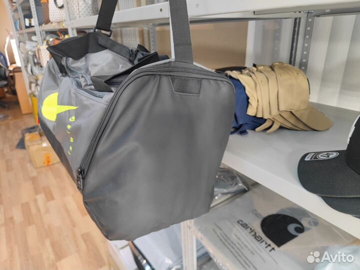 Спортивная сумка Nike серая