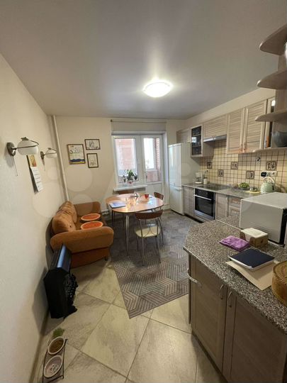 3-к. квартира, 81,3 м², 8/17 эт.