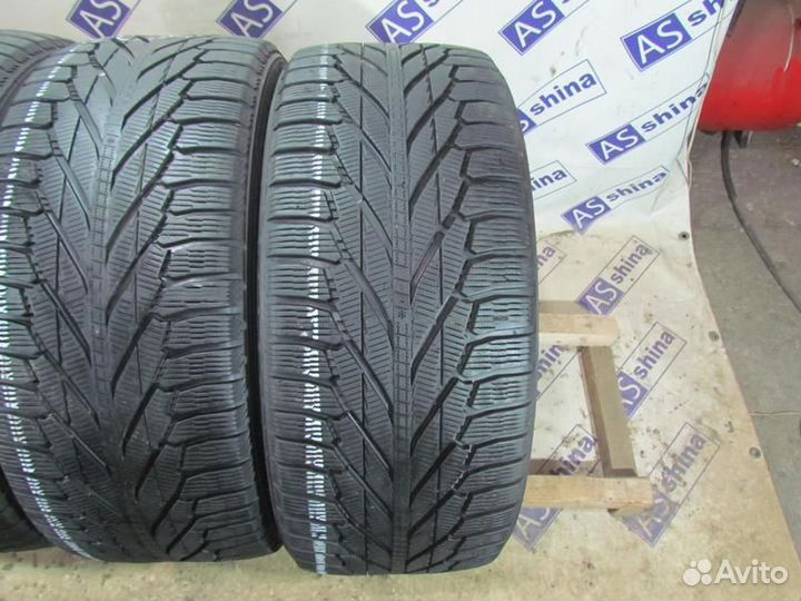 Nokian Tyres Hakkapeliitta R2 SUV 275/45 R20 96R