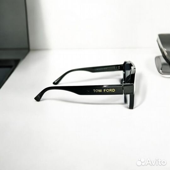 Солнцезащитные очки унисекс