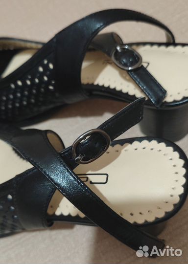 Босоножки Conni Италия 33 размер