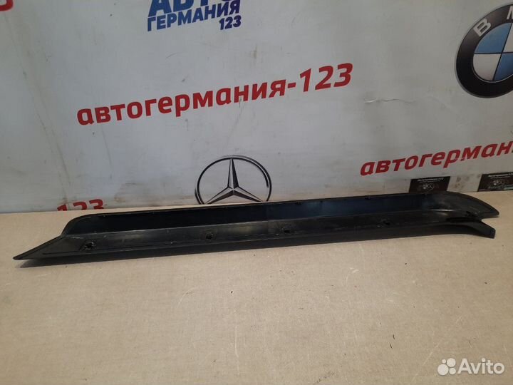 Накладка на порог правая Mercedes E250 C207