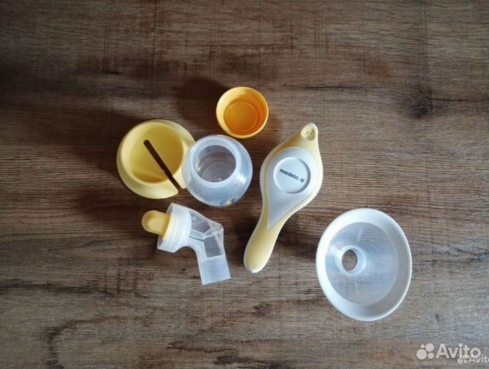 Молокоотсос medela ручной
