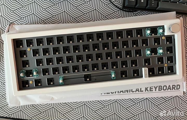 База клавиатуры GMK67 белая