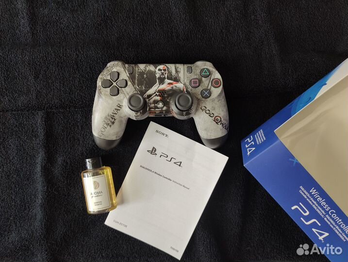 Джойстик ps4 с принтом God of War