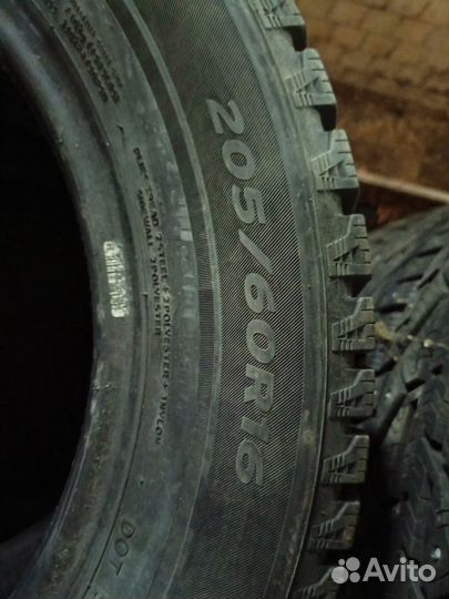 Laufenn I Fit Ice LW 71 205/60 R16