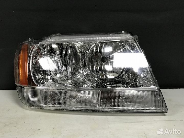 Фара правая Jeep Grand Cherokee 99-05
