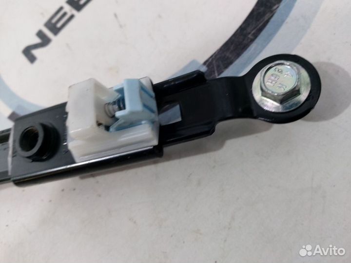 Механизм регулировки ремня безопасности передний