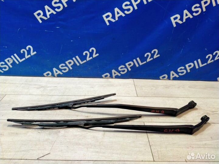 Поводки стеклоочистителя (держатель) Toyota Chaser