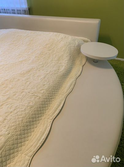 Круглая кровать