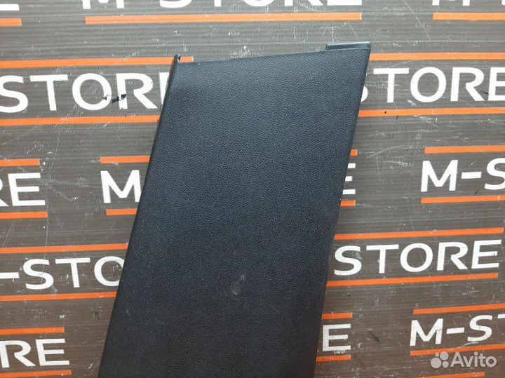 Обшивка стойки правая Mercedes-Benz E-Class W212