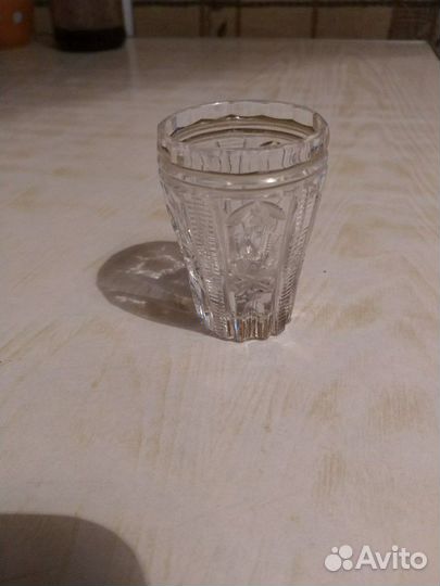 Хрустальные бокалы и стопки