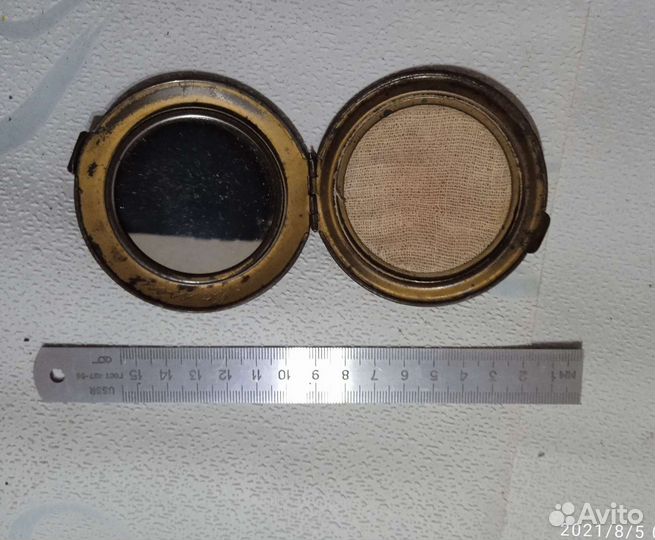 Пудреница старинная