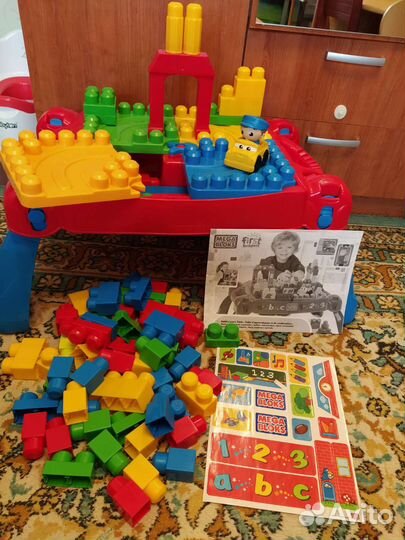 Игровой столик с конструктором Mega Bloks