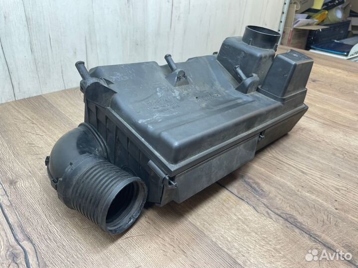 Корпус воздушного фильтра Volvo C30 MK38 2.4