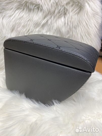 Подлокотник Kia Spectra подстаканник