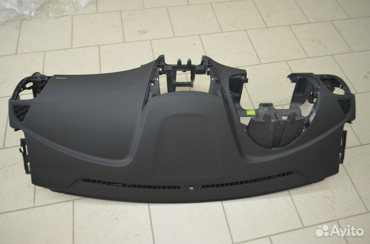 Торпедо панель приборов Hyundai Solaris 1