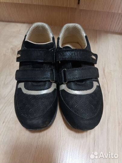 Кроссовки кожаные