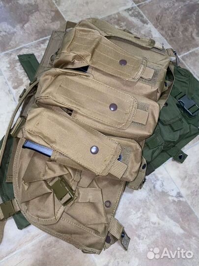 Разгрузочный жилет под 8 магазинов + подсумки