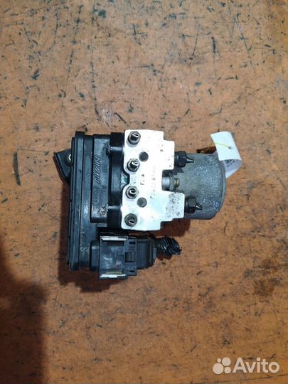 Блок ABS на Honda Mdx YD1 J35A