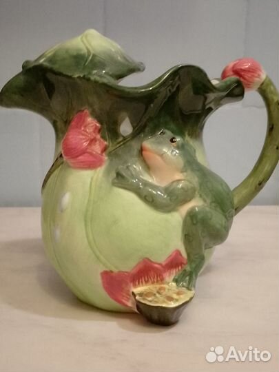 Чайник, кувшин и молочник керамические