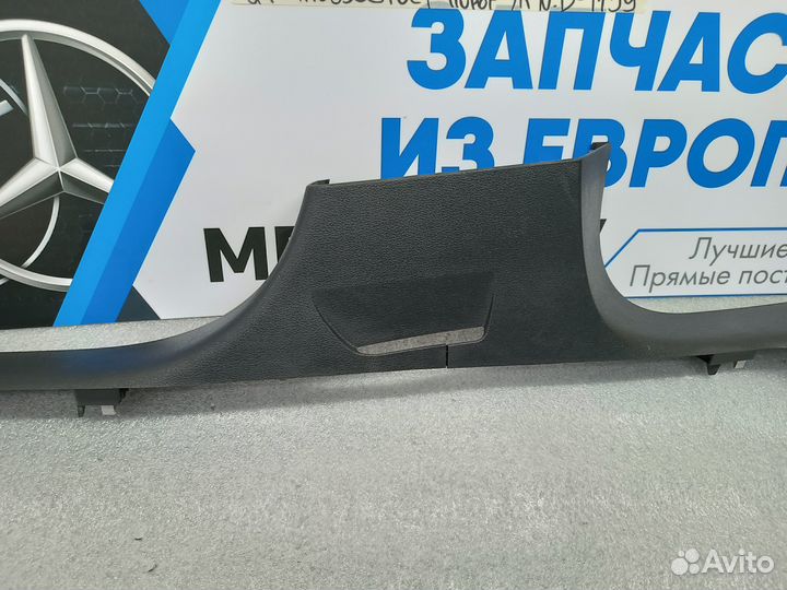 Накладка на порог салона правая Audi Q7 4M