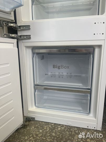 Холодильник Бош, встраиваемый