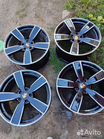 Комплект колес 4шт Pirelli P Zero 315/30 R22