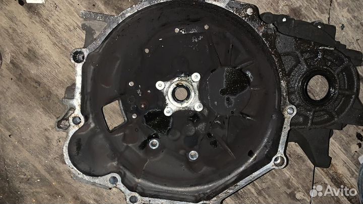 Корпус колокол Mitsubishi lancer 2,0 л