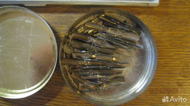 Готовальни СССР -2шт, перья ученические,счеты