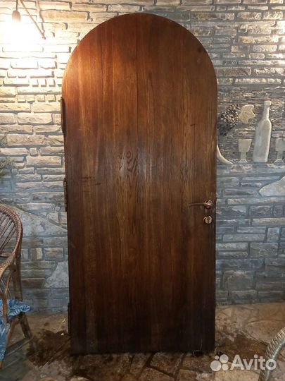 Дверь входная деревянная бу