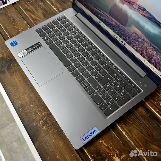 Ноутбук Lenovo ideapad 3 slim 15IRH8 15.6 DDR5 8GB