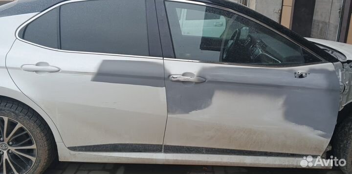 Дверь передняя и задняя правая сторона Toyota V70